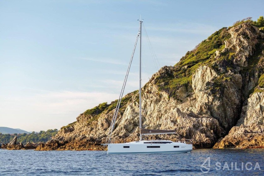 Sun Odyssey 410 - Yacht Charter Sailica