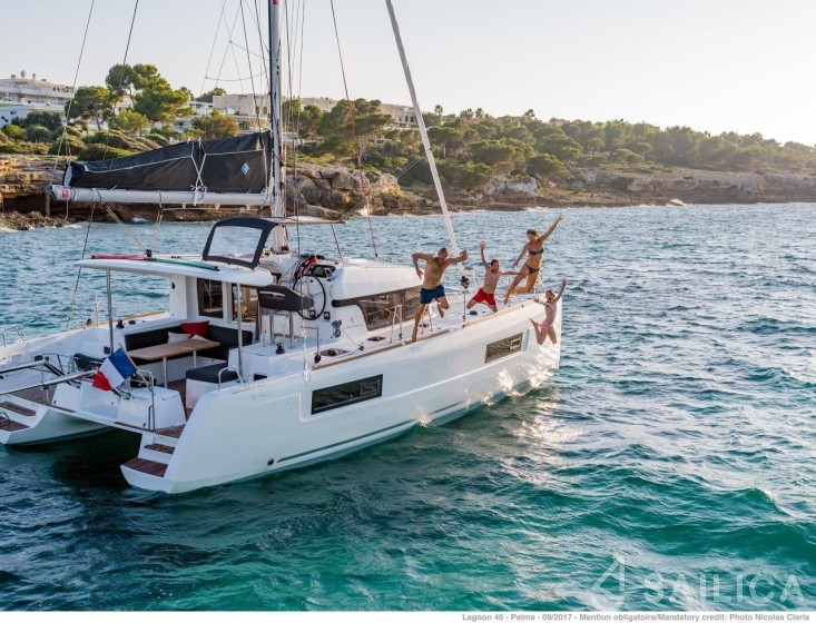 Lagoon 40 - Yacht Charter Sailica