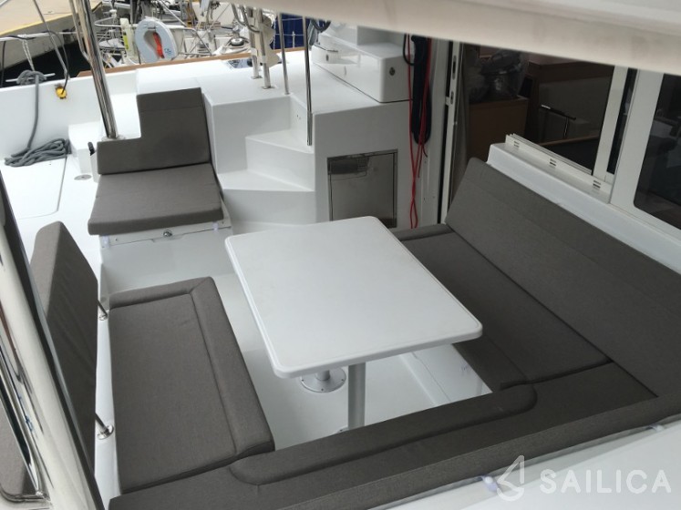Lagoon 400 S2 - Yacht Charter Sailica