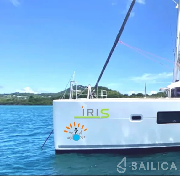 Lagoon 400 S2 - Yacht Charter Sailica