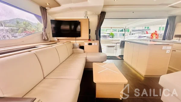 Aura 51 - Yacht Charter Sailica