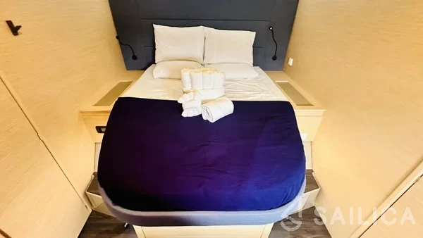 Aura 51 - Yacht Charter Sailica