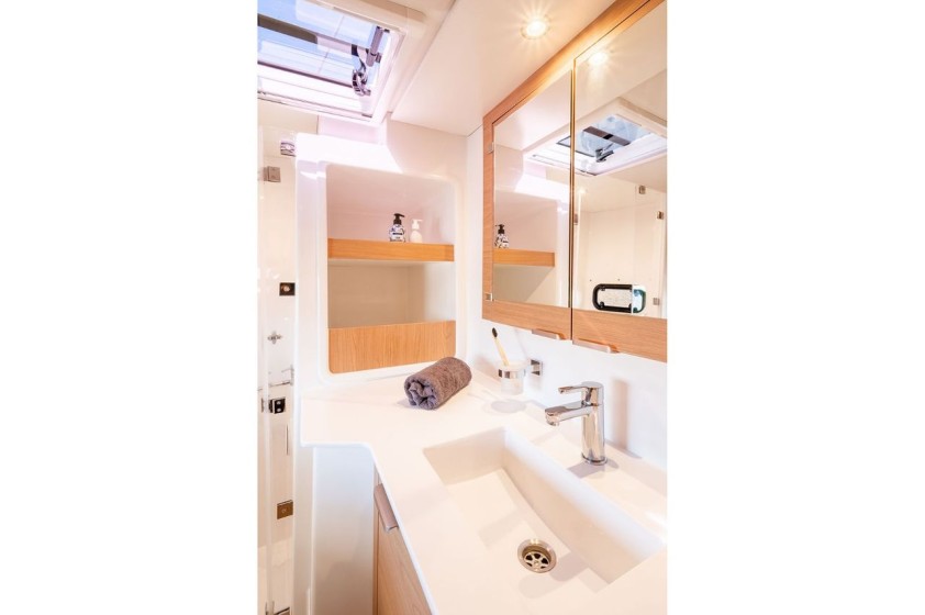 Bali Catspace - Yacht Charter Sailica