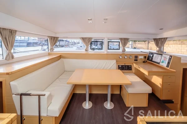 Lagoon 400 S2 - Yacht Charter Sailica