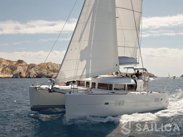 Lagoon 400 S2 - Yacht Charter Sailica