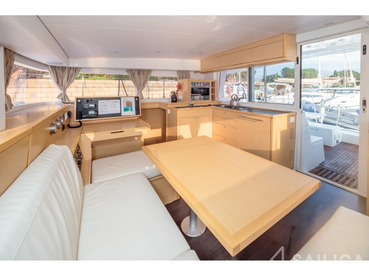Lagoon 400 S2 - Yacht Charter Sailica