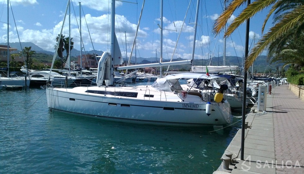 Bavaria Cruiser 46 - Yacht Charter Sailica