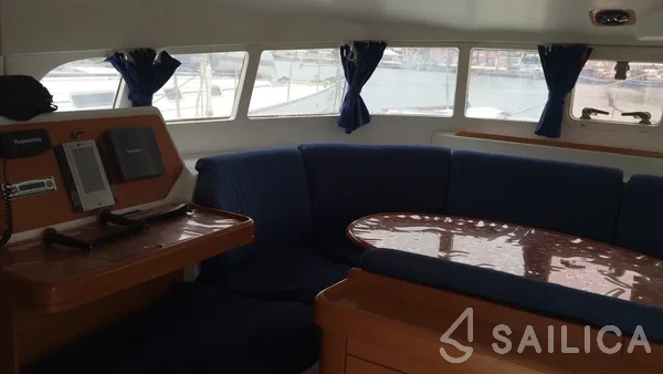 Lagoon 410 S2 - Yacht Charter Sailica