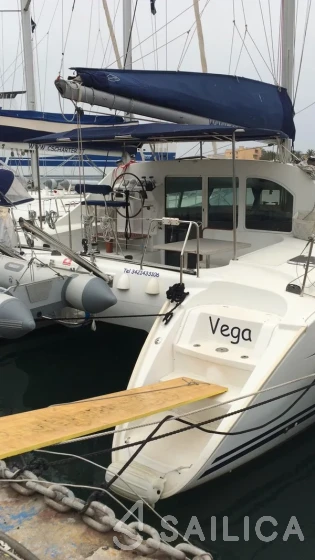 Lagoon 410 S2 - Yacht Charter Sailica