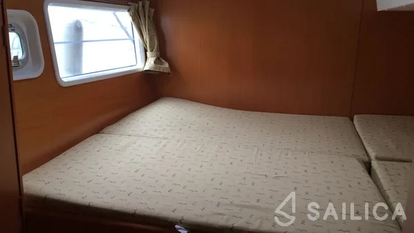Lagoon 410 S2 - Yacht Charter Sailica