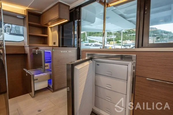 Lagoon 46  - Yacht Charter Sailica