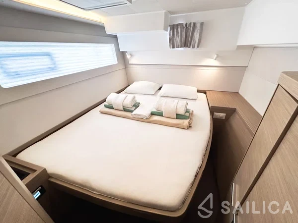 Lagoon 40 - Yacht Charter Sailica