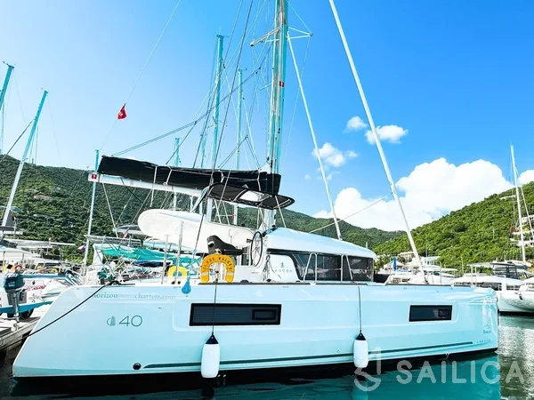 Lagoon 40 - Yacht Charter Sailica