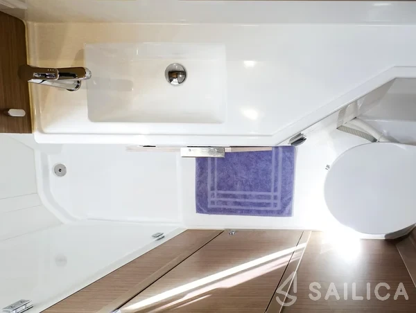 Lagoon 40 - Yacht Charter Sailica