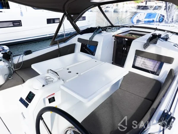 Sun Odyssey 410 - Yacht Charter Sailica