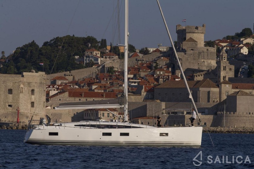 Jeanneau 54 - Yacht Charter Sailica
