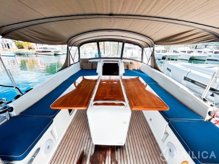 Jeanneau 54 - Yacht Charter Sailica