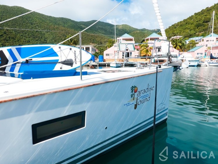 Jeanneau 54 - Yacht Charter Sailica