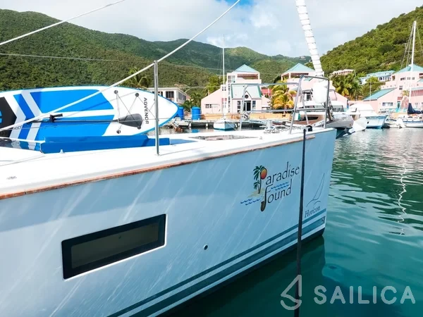 Jeanneau 54 - Yacht Charter Sailica