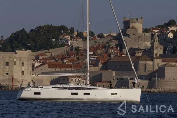 Jeanneau 54 - Yacht Charter Sailica
