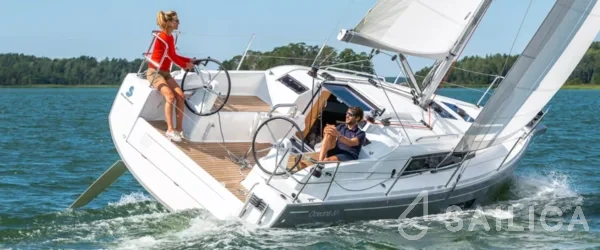 Oceanis 30.1 - Yacht Charter Sailica