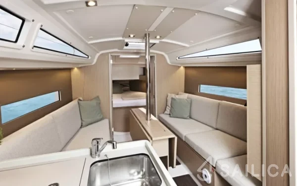 Oceanis 30.1 - Yacht Charter Sailica