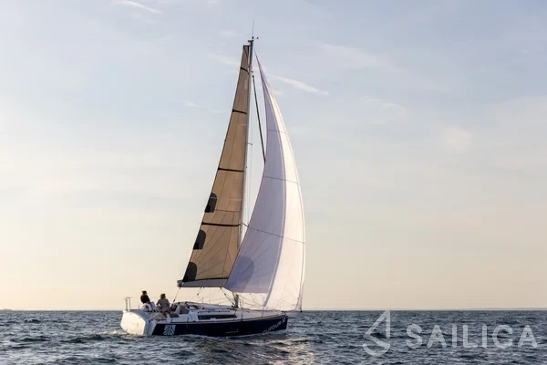 Dufour 32 - Yacht Charter Sailica