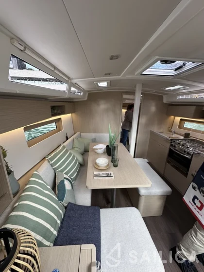 Oceanis 37.1 - Yacht Charter Sailica