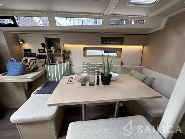 Oceanis 37.1 - Yacht Charter Sailica
