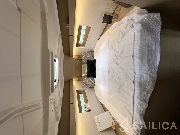 Oceanis 37.1 - Yacht Charter Sailica