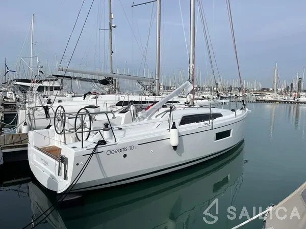 Oceanis 30.1 - Yacht Charter Sailica