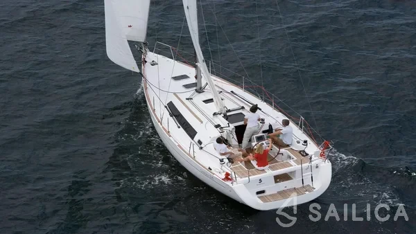Oceanis 34 - Yacht Charter Sailica