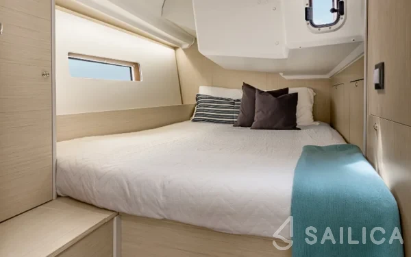 Oceanis 40.1 - Yacht Charter Sailica