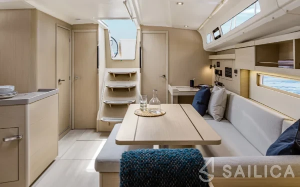 Oceanis 40.1 - Yacht Charter Sailica