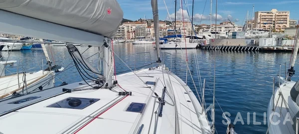 Oceanis 40.1 - Yacht Charter Sailica