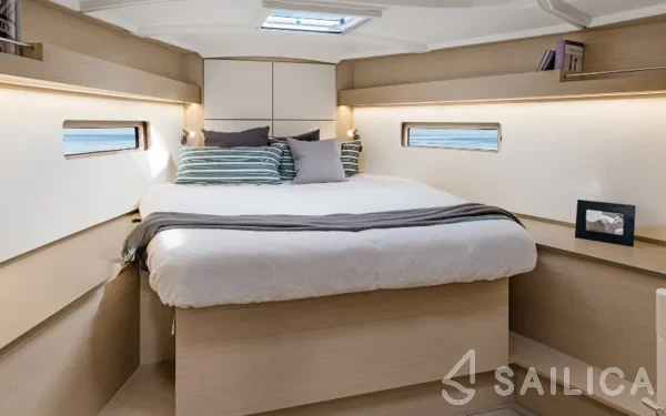 Oceanis 40.1 - Yacht Charter Sailica