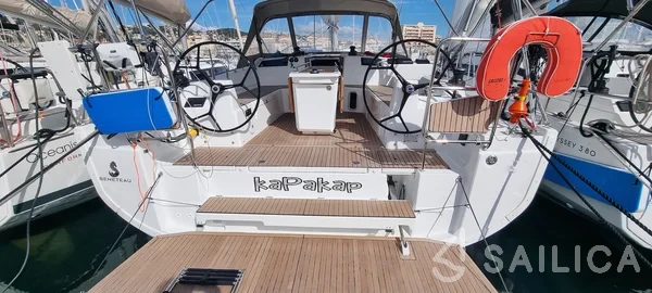 Oceanis 40.1 - Yacht Charter Sailica