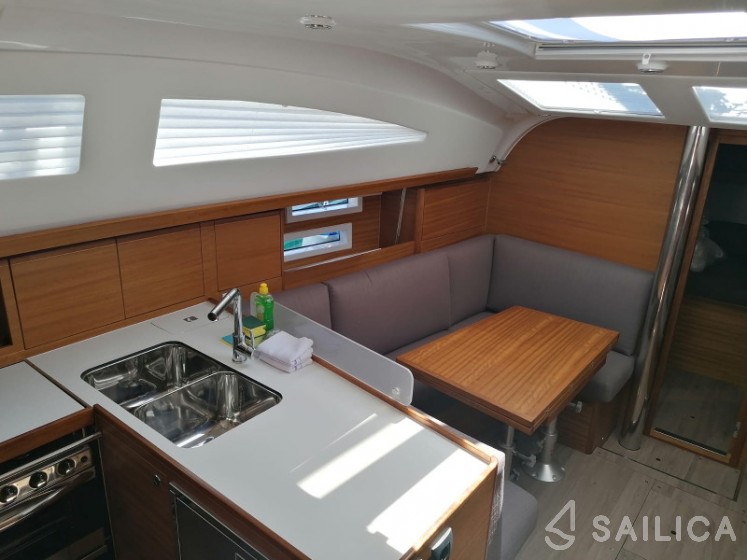 Elan 40.1 - Yacht Charter Sailica