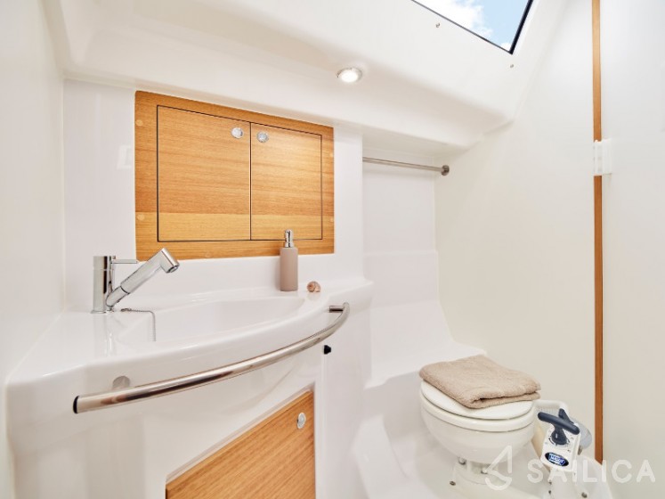 Elan 40.1 - Yacht Charter Sailica