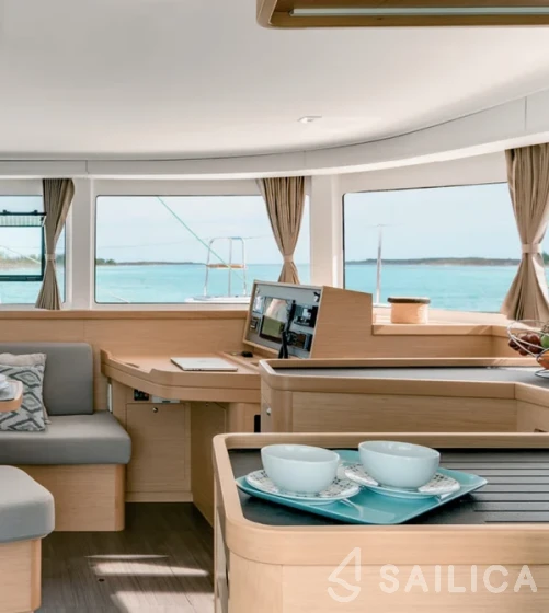 Lagoon 42 - Yacht Charter Sailica