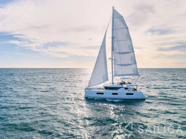 Lagoon 42 - Yacht Charter Sailica