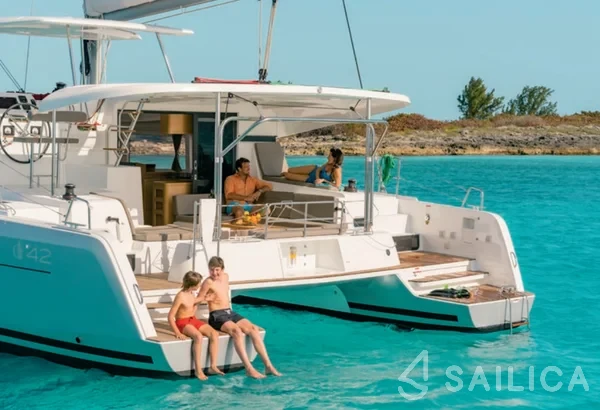 Lagoon 42 - Yacht Charter Sailica