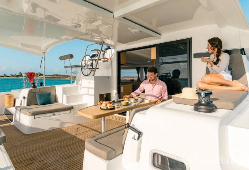 Lagoon 42 - Yacht Charter Sailica