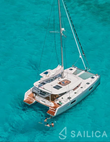 Lagoon 42 - Yacht Charter Sailica