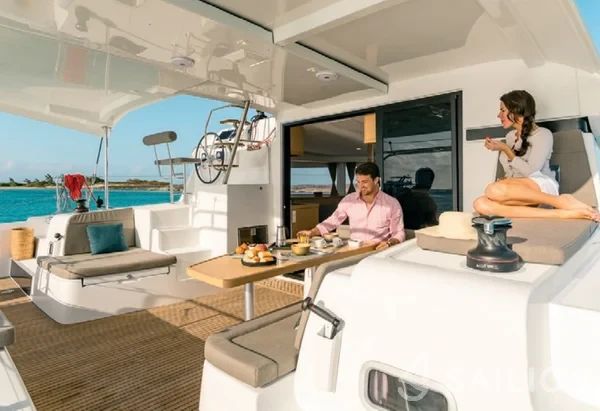 Lagoon 42 - Yacht Charter Sailica