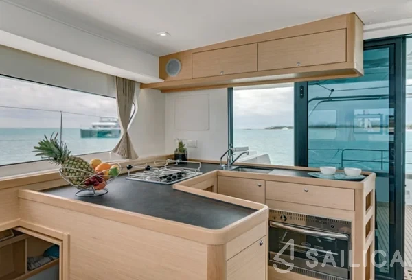 Lagoon 42 - Yacht Charter Sailica