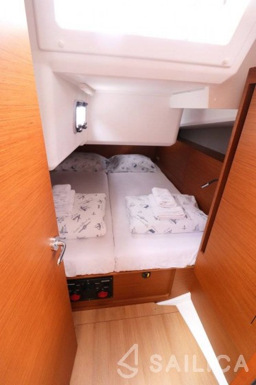 Sun Odyssey 440 - Yacht Charter Sailica