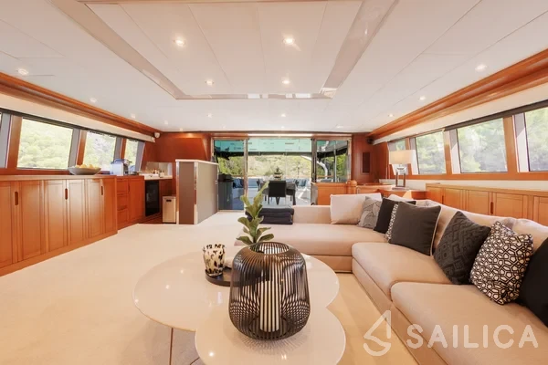 Motoryacht - Yacht Charter Sailica
