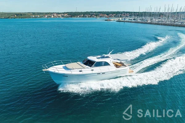 Adriana 44 - Yacht Charter Sailica