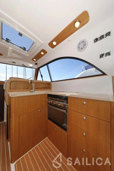 Adriana 44 - Yacht Charter Sailica
